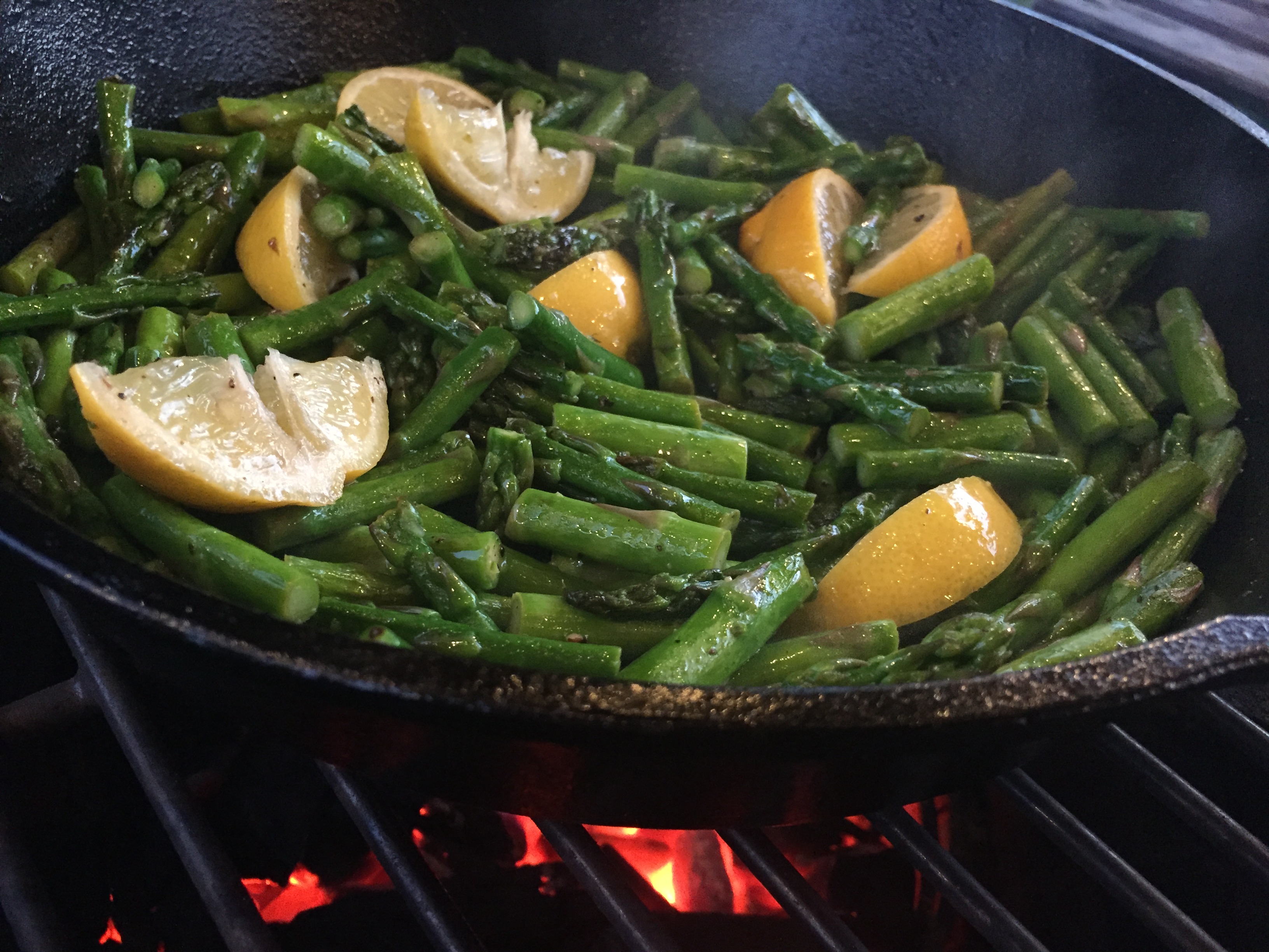 Lemon Asparagus on the Small Big Green Egg